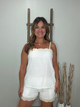 Cargar imagen en el visor de la galería, Scallop Trim Linen Tank Top
