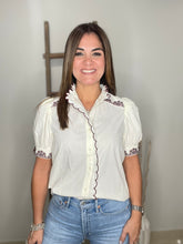 Cargar imagen en el visor de la galería, Solid embroidered short puff sleeve top
