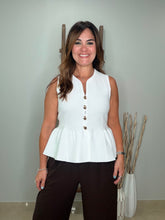 Cargar imagen en el visor de la galería, Solid sleeveless V-neck peplum top
