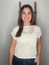 Cargar imagen en el visor de la galería, Boat Neck Floral Crochet Top
