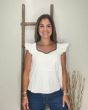 Cargar imagen en el visor de la galería, Ruffle Sleeved Linen Top
