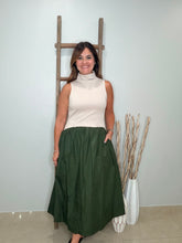 Cargar imagen en el visor de la galería, Solid sleeveless midi dress
