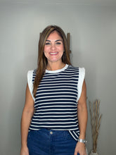Cargar imagen en el visor de la galería, Striped sleeveless knit top
