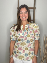 Cargar imagen en el visor de la galería, Botanical print short puff sleeve top
