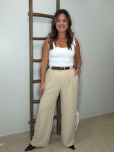 Cargar imagen en el visor de la galería, Solid belted wide leg pants

