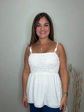 Cargar imagen en el visor de la galería, Cord Detail Smocking Top
