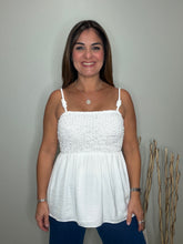 Cargar imagen en el visor de la galería, Cord Detail Smocking Top
