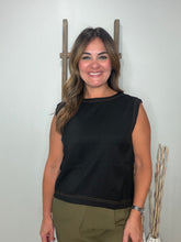 Cargar imagen en el visor de la galería, Round Neck Sleeveless Top
