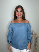 Cargar imagen en el visor de la galería, Embroidered Eyelet Blouse
