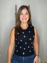 Cargar imagen en el visor de la galería, Solid sleeveless sweater knit pullover top
