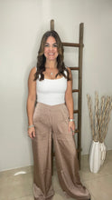 Cargar imagen en el visor de la galería, STRAIGHT LEG PANTS - Coco

