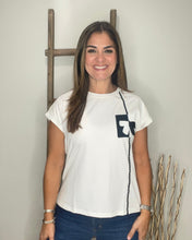 Cargar imagen en el visor de la galería, Pocket Embroidery Tee
