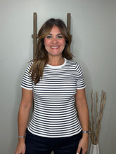 Cargar imagen en el visor de la galería, Striped Ribbed Crew Neck Knit Top
