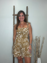 Cargar imagen en el visor de la galería, Floral Embroidery Tie-Strap Romper
