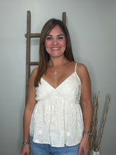 Cargar imagen en el visor de la galería, Embroidered V-Neck Smocked Top
