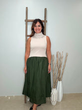 Cargar imagen en el visor de la galería, Solid sleeveless midi dress
