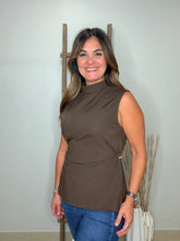 Cargar imagen en el visor de la galería, Mock Neck Side Pleat Sweater Tank
