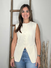 Cargar imagen en el visor de la galería, Structured Button Down Top
