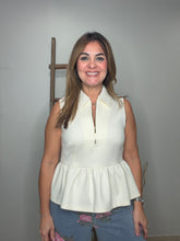 Cargar imagen en el visor de la galería, Solid sleeveless collared top
