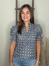 Cargar imagen en el visor de la galería, Floral print chambray top
