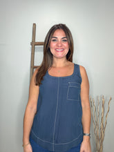 Cargar imagen en el visor de la galería, Contrast Stitch Detail Sleeveless Top

