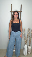 Cargar imagen en el visor de la galería, Pinstripe Zipper Front Pants
