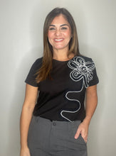 Cargar imagen en el visor de la galería, Embroidery Tee
