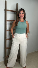 Cargar imagen en el visor de la galería, Wide-Leg Pants With Pockets
