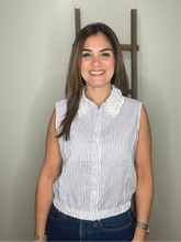Cargar imagen en el visor de la galería, Cropped Striped Sleeveless Shirt
