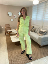 Cargar imagen en el visor de la galería, High Neck Cargo Jumpsuit (2 colors available)
