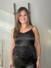 Cargar imagen en el visor de la galería, Tiered Feather Cami Tank
